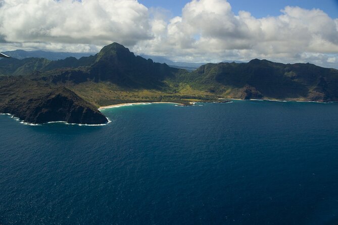 Entire Kauai Air Tour - ALL WINDOW SEATS - Booking & Cancellation Policy