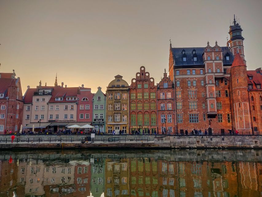 Gdańsk: City Sights and History Guided Walking Tour - Wheelchair Accessibility and Meeting Point