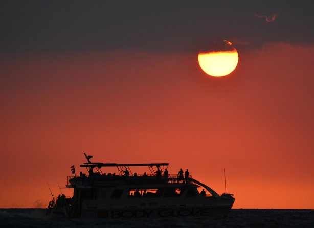 Historical Dinner Cruise to Kealakekua Bay - Inclusions and Logistics