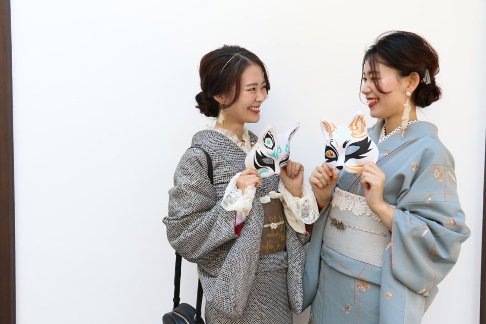 Kanazawa: Traditional Kimono Rental Experience at WARGO - Kimono Selection
