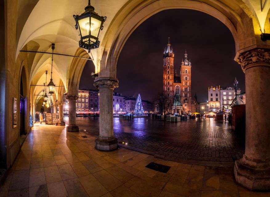Krakow: Evening Walking Tour With Spooky Stories - Experience Highlights
