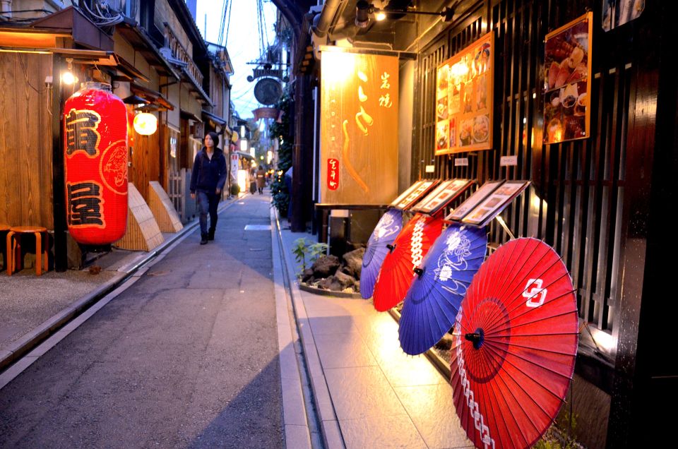 Kyoto: Casual Pontocho Evening Food Tour - Experience Highlights
