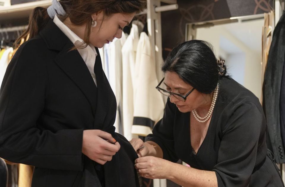 Milan: Discover Ad Italian Atelier With a Famous Seamstress - Bespoke Suit Creation Process