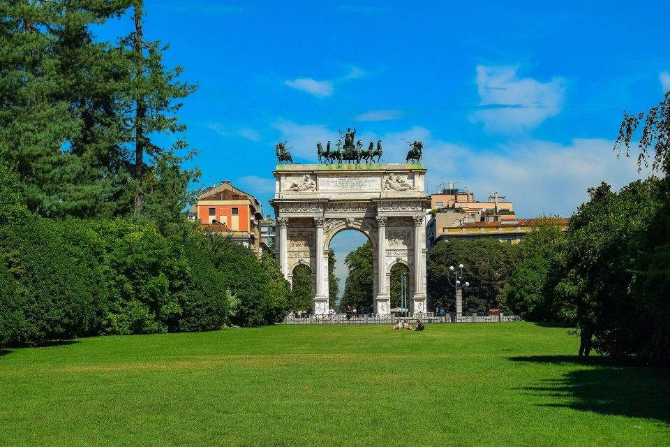 Milan Private Walking Tour - Historical Experience