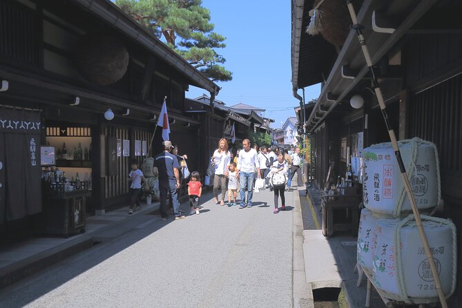 Nagoya/Takayama/Shirakawa/Kanazawa Tourphotoshoot by Professional Photographer - Capturing the Essence of Each Location