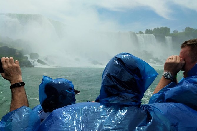Niagara Falls Canadian Side Tour and Maid of the Mist Boat Ride Option - Visitor Experiences and Reviews Highlights