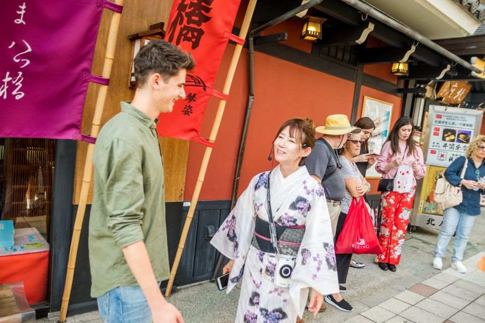 Night Walk in Gion: Kyoto's Geisha District - Meet Geisha on the Streets