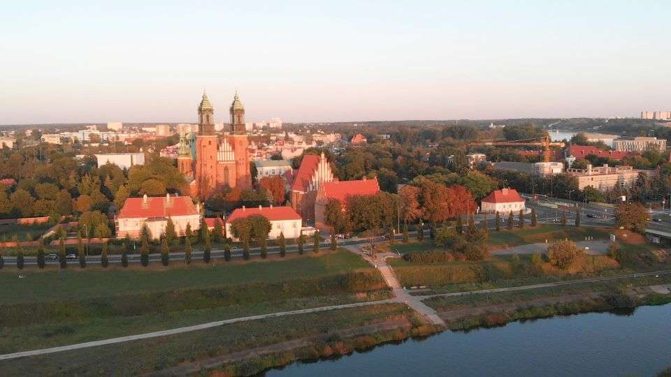 Poznań: Highlights Tour With Drone Video - Booking and Pricing