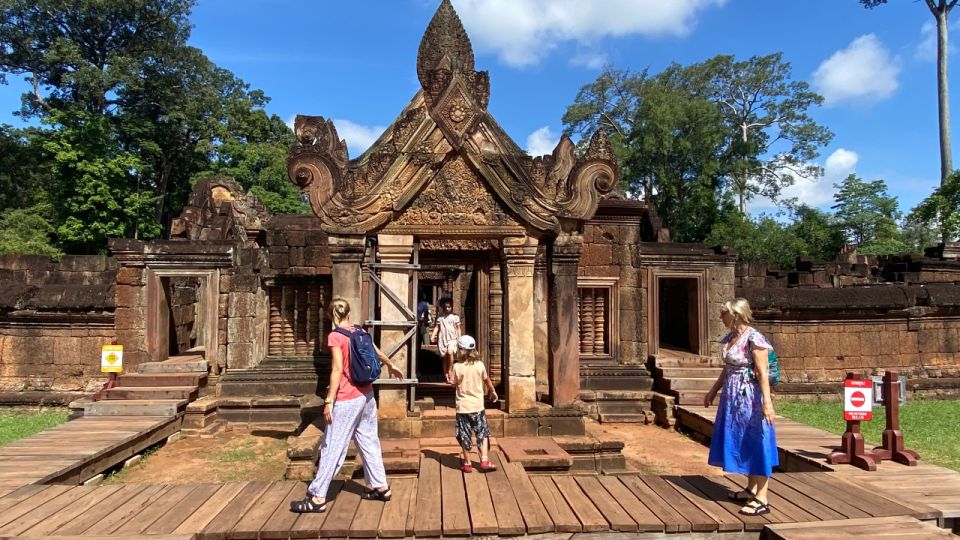 Private Angkor Wat and Banteay Srei Temple Tour - Reservation and Pickup Details