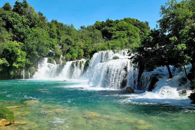 Private Day Tour to Krka, Primosten & Trogir With Mercedes Benz Vehicle - Vehicle Features