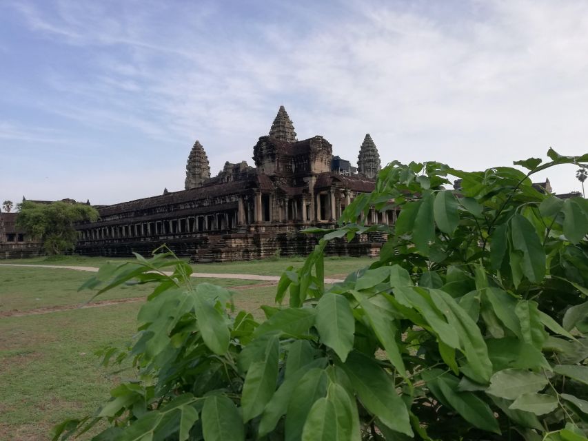 Private Sunrise Tour: Angkor Wat, Bayon and Ta Prohm Temple - Sunrise Experience