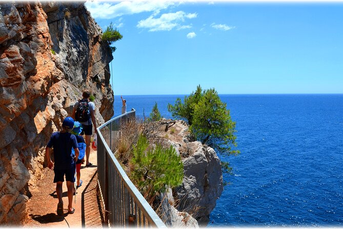 Secret Beach and the Bay of Abandoned Hotels in Dubrovnik - Exploring the Bays Ruins