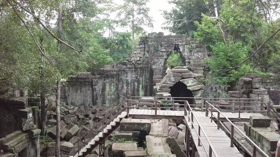 Siem Reap: Banteay Srey and Beng Mealea Temples Tour - Historical Insights and Lunch Break