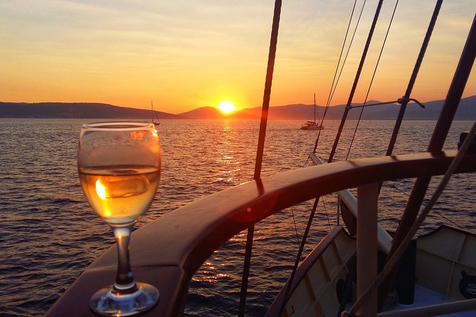 Sunset Cruise With Live Music - Refund Policy
