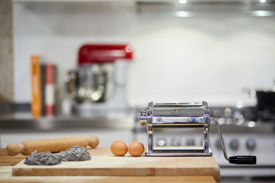 Venice: Fresh Pasta Making in Private Venetian Apartment - Experience Highlights