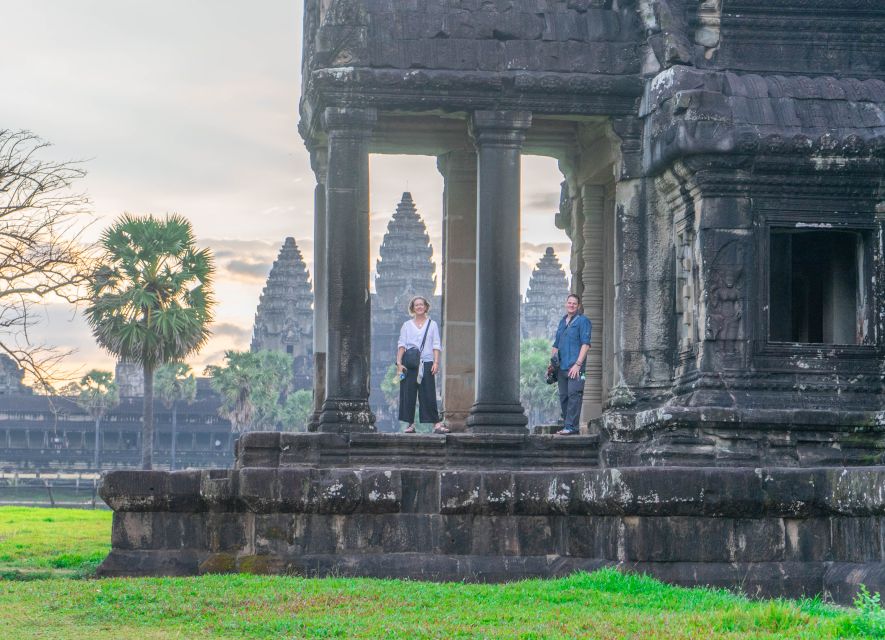 Angkor Wat: Guided Vespa Tour Inclusive Lunch at Local House - Tour Highlights