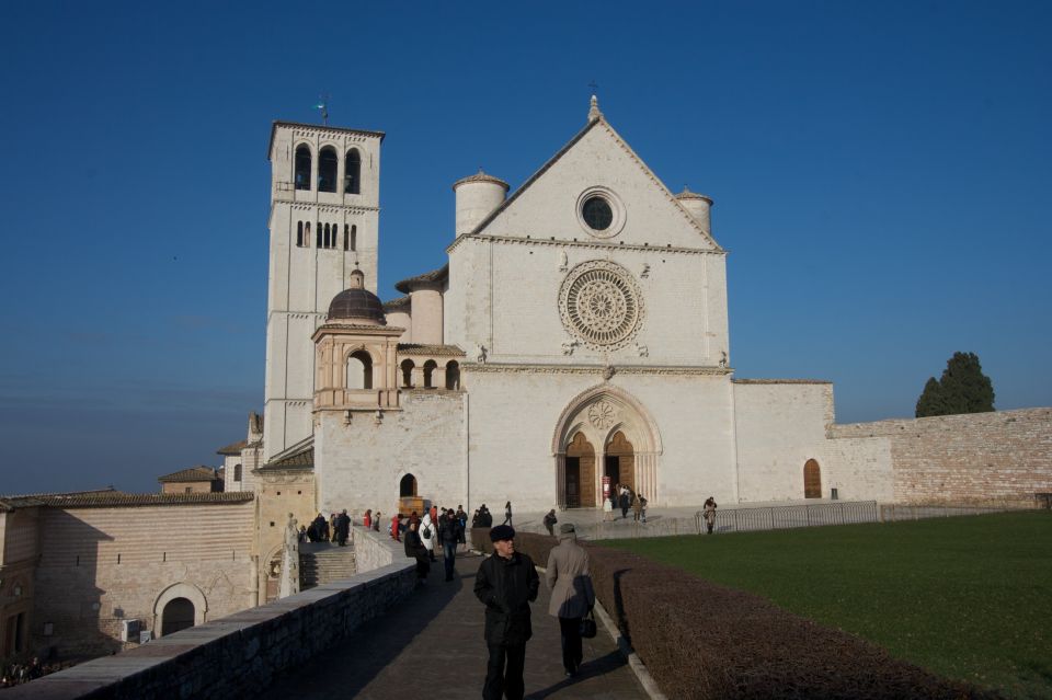 Assisi: 2-Hour Walking Tour - Tour Description and Starting Point