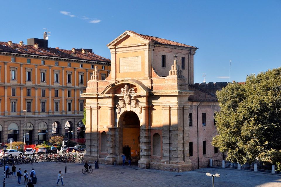 Bologna: Guided Architecture Walking Tour - Tour Itinerary Overview