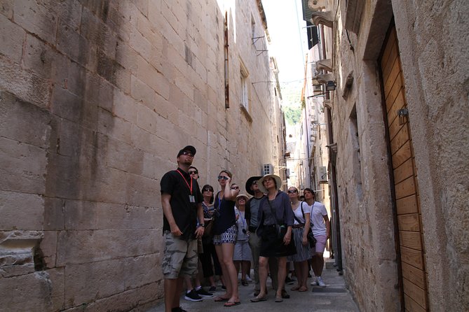 Combo: Old Town & Ancient City Walls - 2 Tours at a Discount - Customer Service