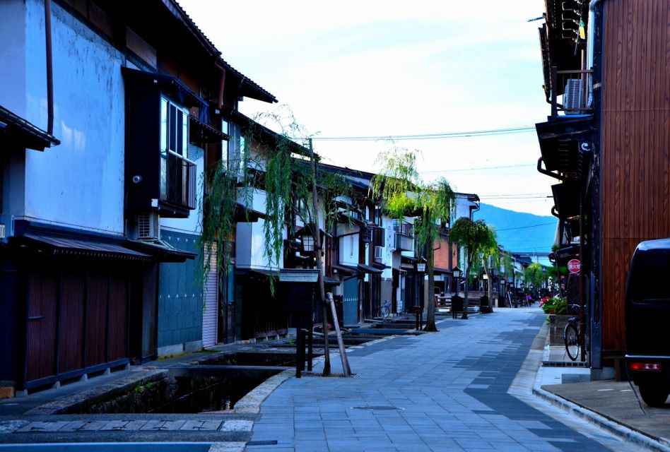 From Takayama: Delve Into Hida-Furukawa's Cultural Treasures - Exploring Shirakabe Dozogai Street