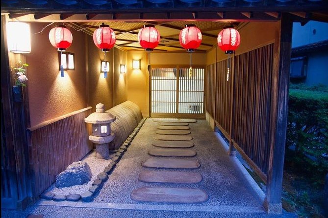 Kanazawa Night Tour With Local Meal and Drinks - Drink Options