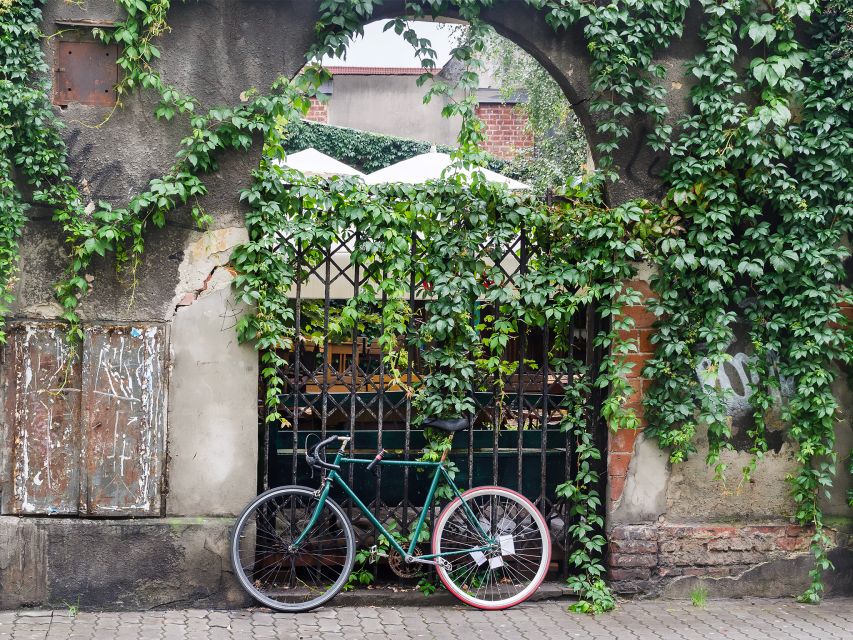 Krakow: Kazimierz Jewish District Small Group Tour - Select Participants and Date