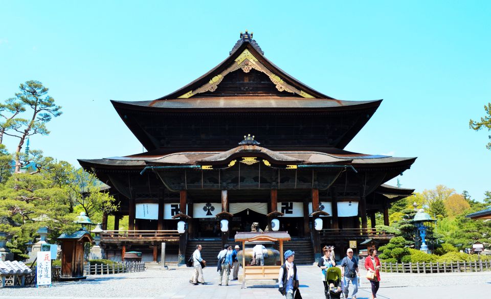 Nagano: Snow Monkeys, Zenkoji Temple & Sake Day Trip - Tour Highlights