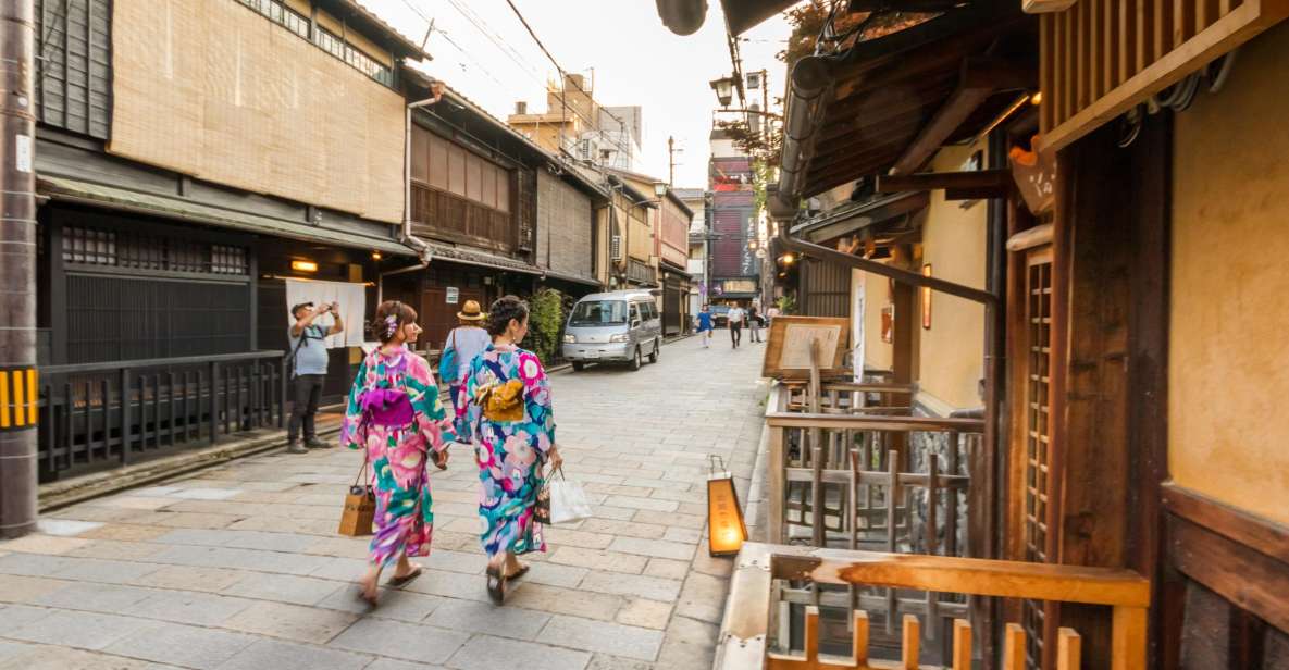 Night Walk in Gion: Kyoto's Geisha District - Insider Tips From Local Guide
