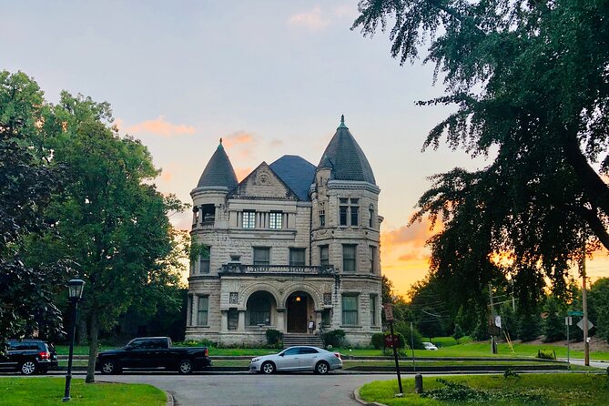 Old Louisville Ghost Tour as Recommended by The New York Times @ 4th and Ormsby - Ghostly Experience With David Domine