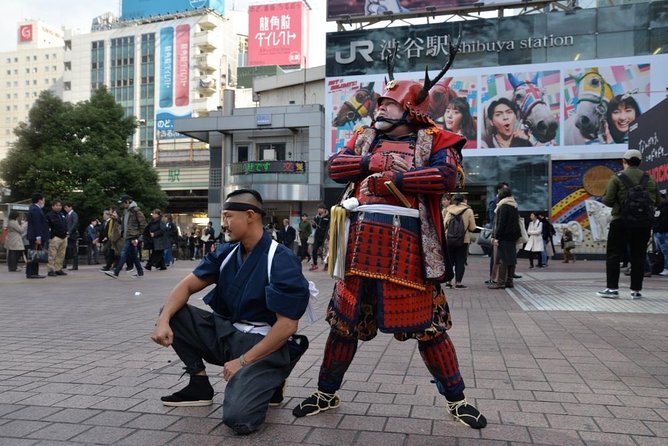 Samurai Photo Shooting at Street in Shibuya - Explore Shibuya Streets in Armor