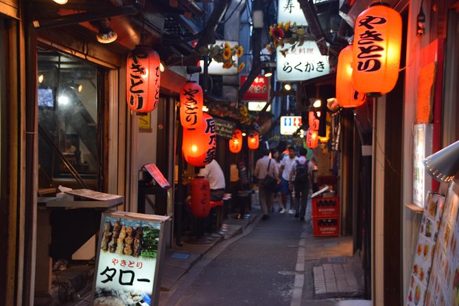 Shinjuku Izakaya and Golden Gai Bar Hopping Tour - Local Guide and Maximum Travelers