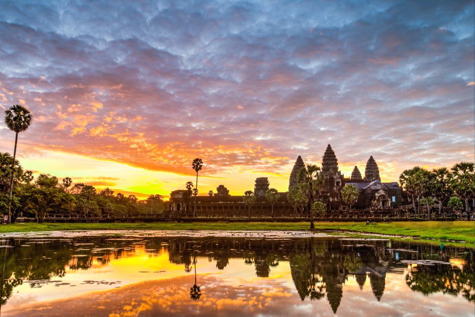 Siem Reap: Angkor Sunrise Bike Tour With Breakfast and Lunch - Customer Reviews