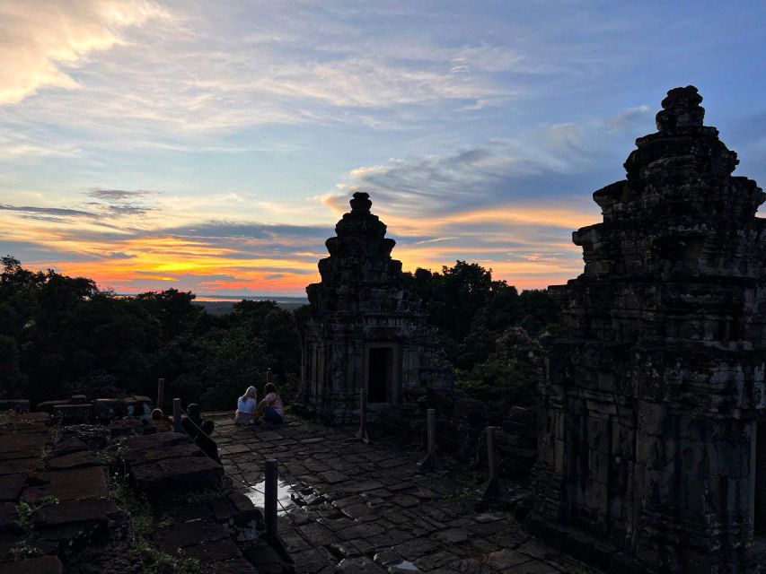 Siem Reap: Angkor Wat Small-Group Day Tour and Sunset - Experience Overview