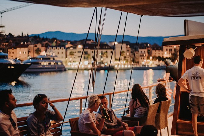 Sunset Cruise With Live Music - Common questions