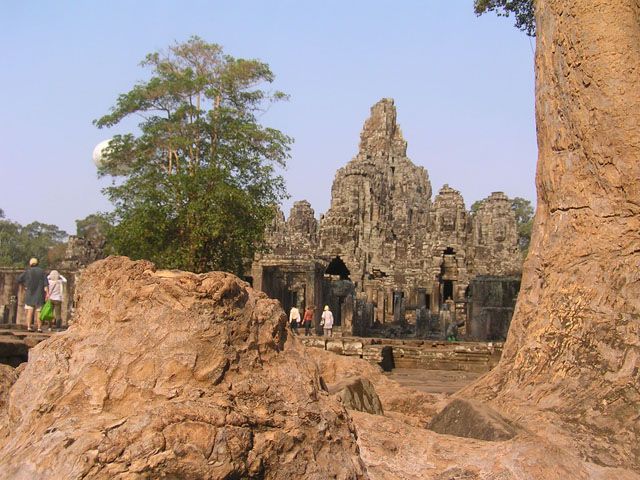 2 Days Angkor Wat, Bayon, Ta Promh & Koh Ker Group Tour - Dining Experiences and Cultural Shows