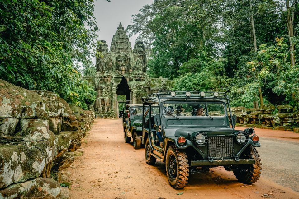 Angkor Wat: Guided Jeep Tour Inclusive Lunch at Local House - Lunch at Local House