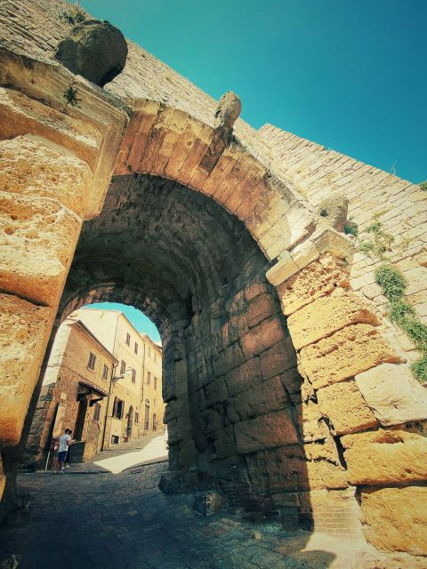 Discover Volterra With Licensed Tour Guide - Discover Volterras Rich History