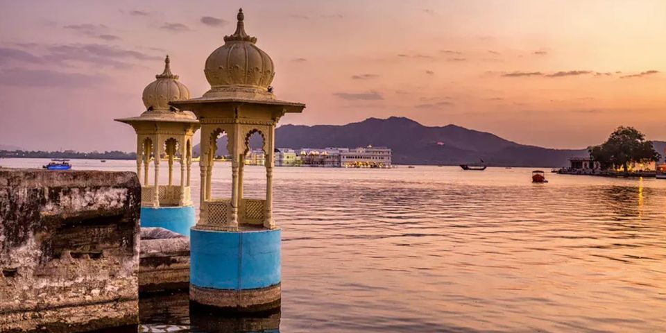 From Delhi: 6-Day Golden Triangle With Udaipur Luxury Tour - Day 4: Jaipur - Udaipur