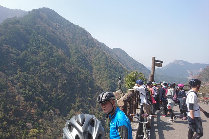 Iya Valley BROMPTON Bicycle Tour - Group Size Requirements