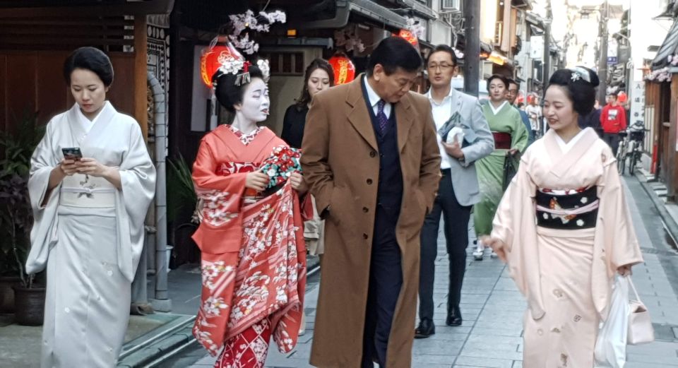 Kyoto: Gion Night Walking Tour - Tour Description