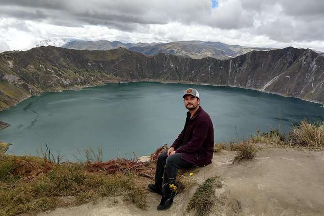 Quilotoa Crater Lake Private Day Tour: Trekking, Market, Art and Llamas - Art and Culture Encounters