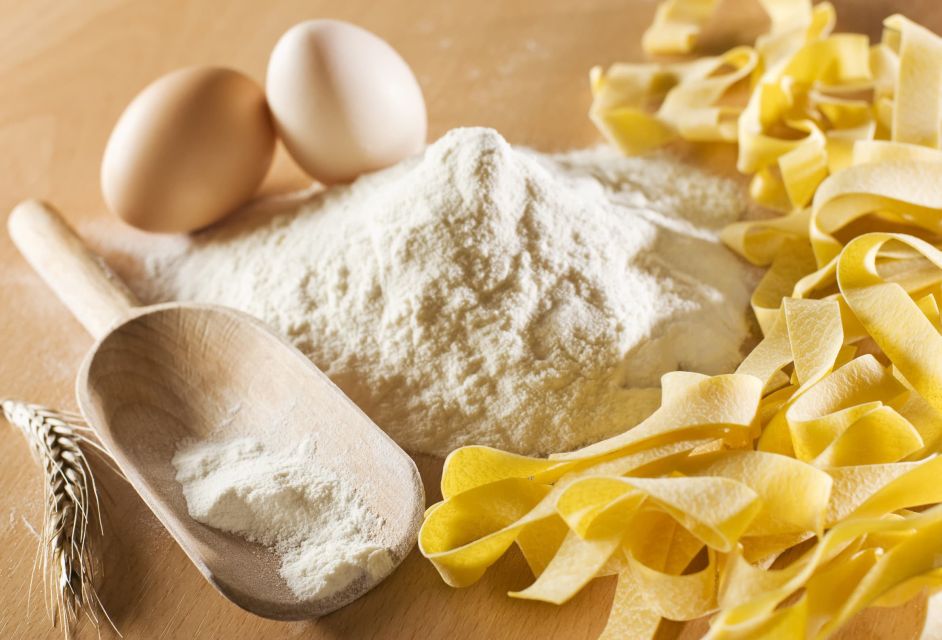 Rome: Pizza or Pasta Making Class With Wine, Meal, and Gift - Location and Activities