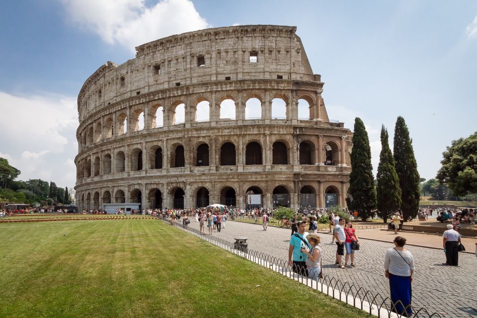 Rome: Private Colosseum & Roman Forum Tour With Hotel Pickup - Location & Logistics