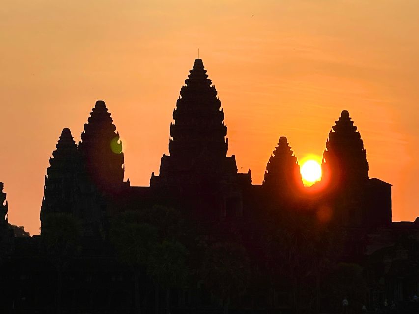 Sunrise in Angkor and Banteay Srei Private Tour - Temple Explorations