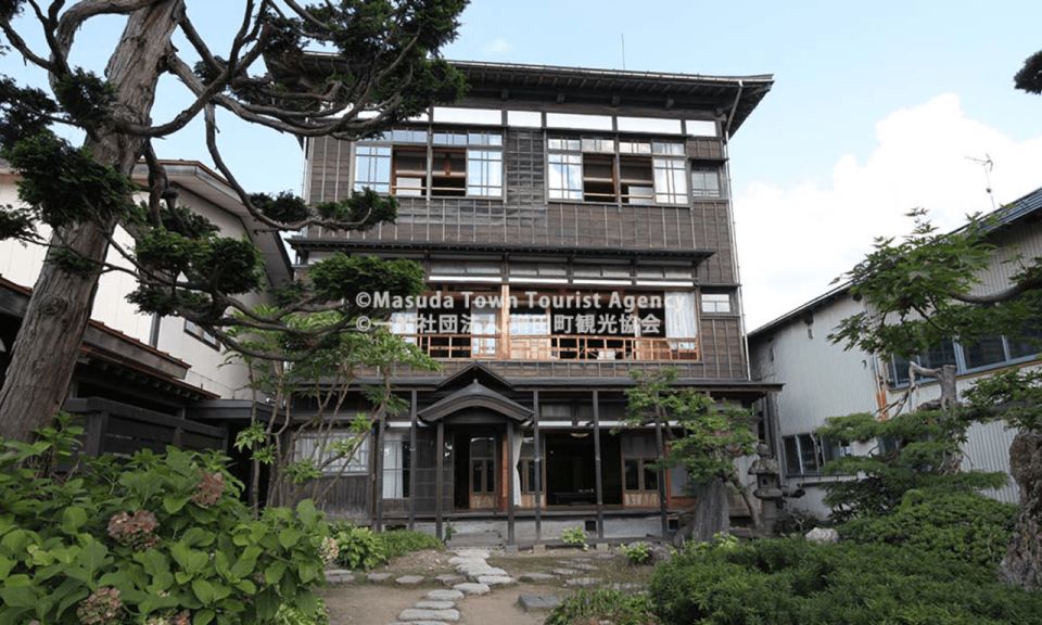 Akita: Masuda Walking Tour With Visits to 3 Mansions - Sum Up