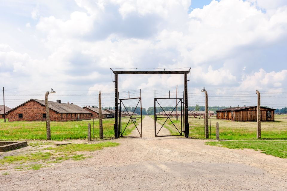 Auschwitz-Birkenau: Skip-the-Line Ticket and Guided Tour - Traveler Feedback