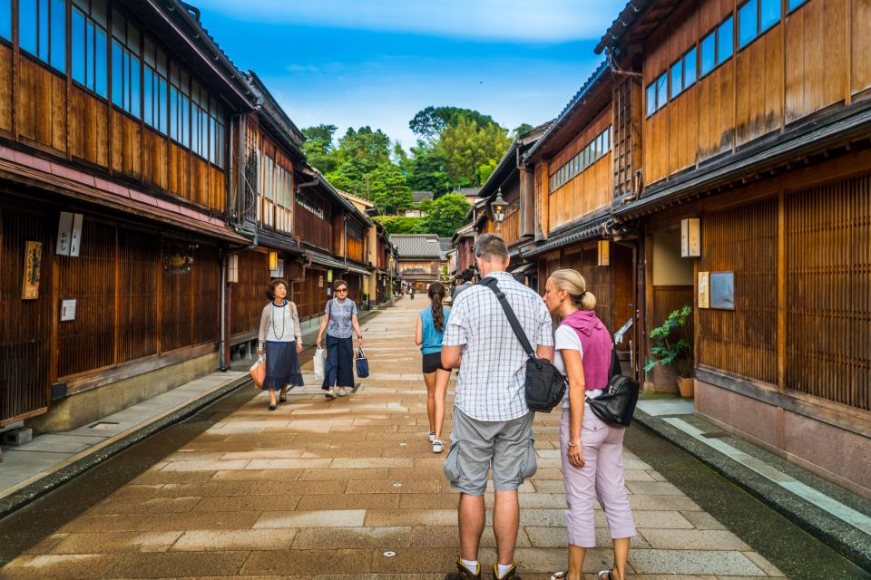 Kanazawa: Private Food Tasting Walking Tour - Tour Rating and Overview