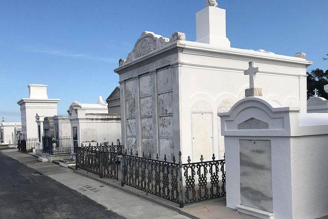 New Orleans City and Cemetery 2-Hour Bus Tour - Common questions