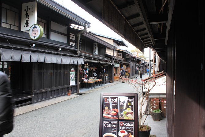 [One-Day Bus Tour Departing From Kanazawa Station] Shirakawa-Go/Takayama Tour Platinum Route Bus Tour - Traveler Experience and Insights