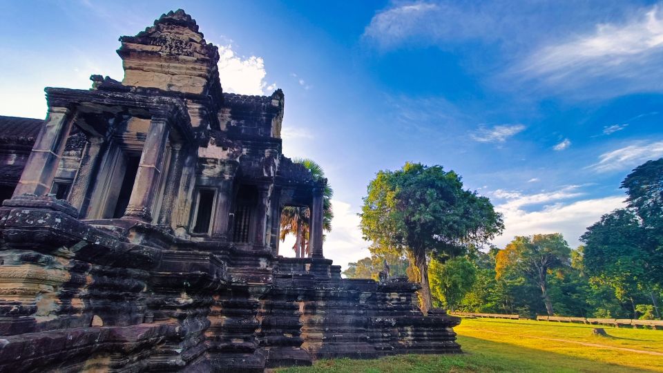 Siem Reap : Angkor Wat Tour on a Vespa - Safety Measures